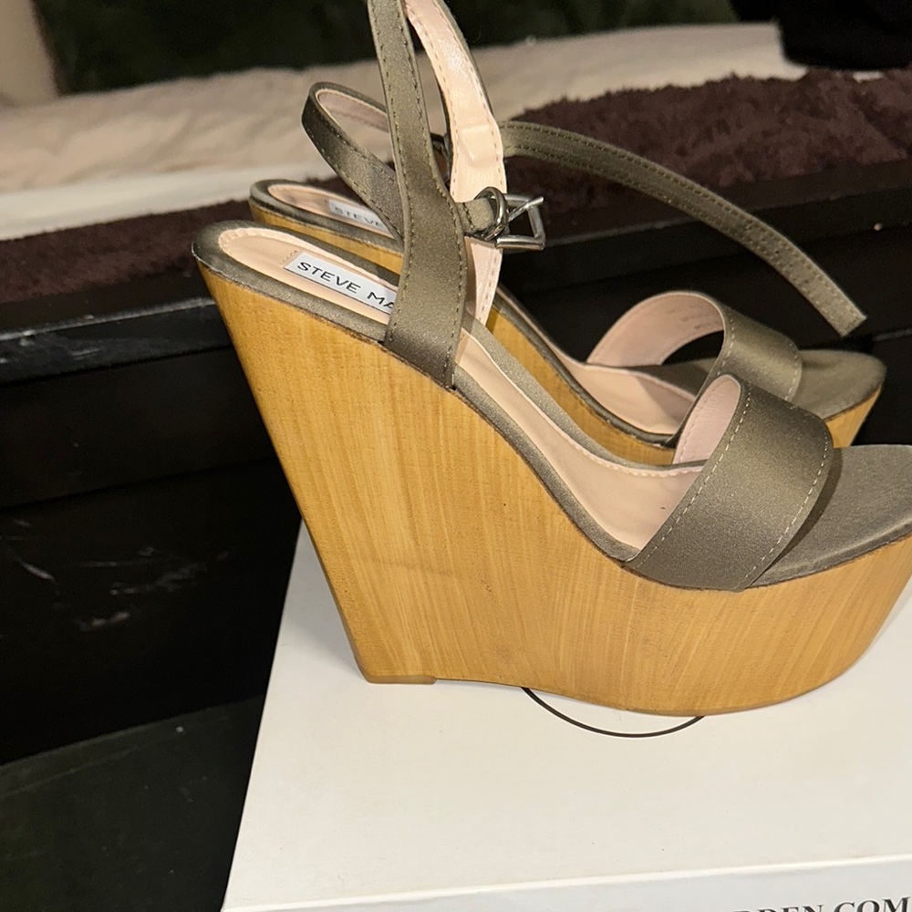 Steve Madden Khaki Wedge Sandals